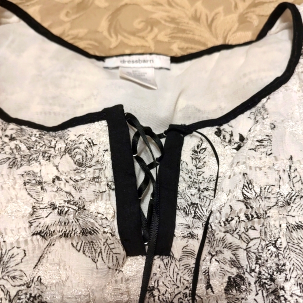 🖤🤍🖤 Romantic Black & White Sheer Floral Lace & Satin Top - L - Picture 5 of 11